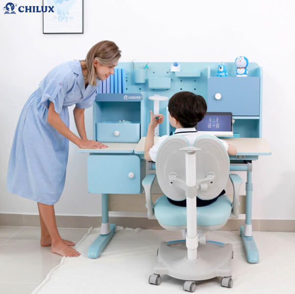 Sự Khác Biệt Giữa Bàn Học Thường Và Bàn Học Thông Minh